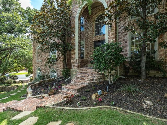 House for sale in Colleyville, Texas