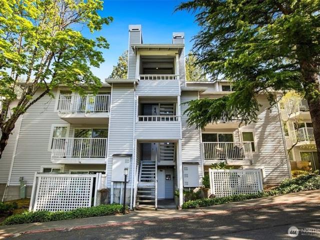 Condo for sale in Bellevue, King County