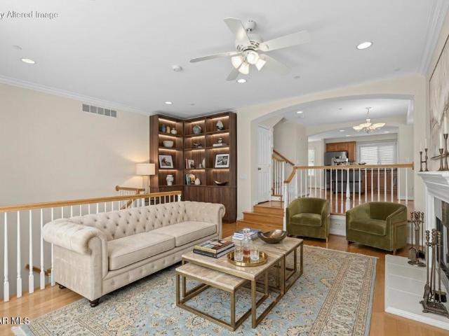 Townhouse for sale in Burbank, Los Angeles County