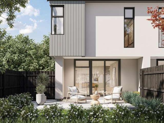 Townhouse for sale in Chaslands, Canterbury