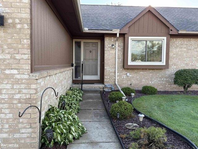 Condo for sale in Clinton Township, Michigan