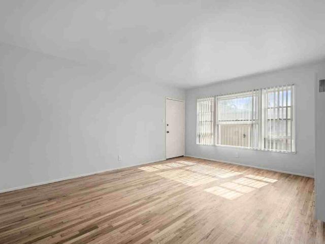 Apartment for rent in Canoga Park, California