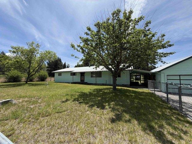 House for sale in Weed, California