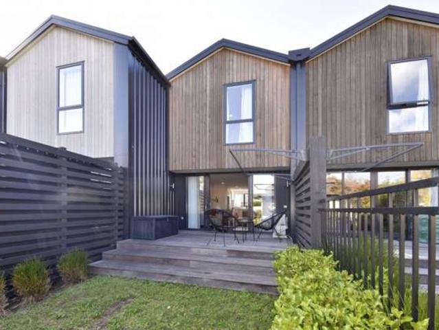 Property for sale in Saint Albans, Canterbury