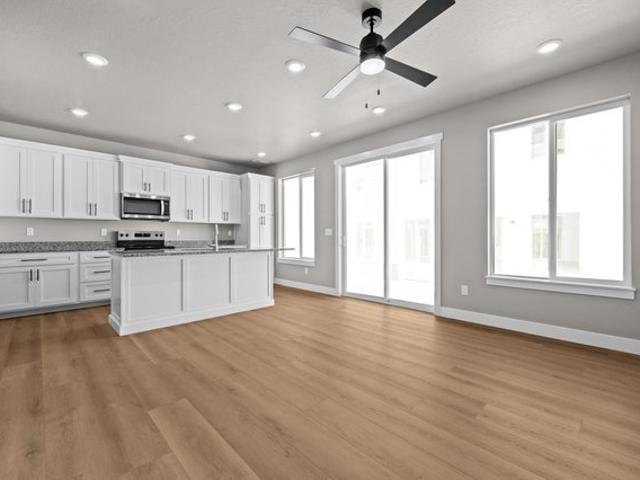 Townhouse for sale in Roy, Utah