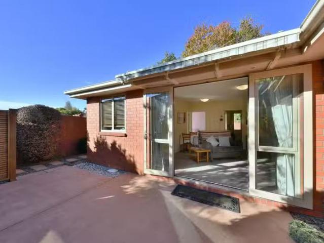 House for sale in Chaslands, Canterbury
