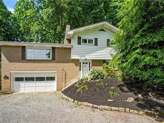 House for sale in Bakerstown, Pennsylvania