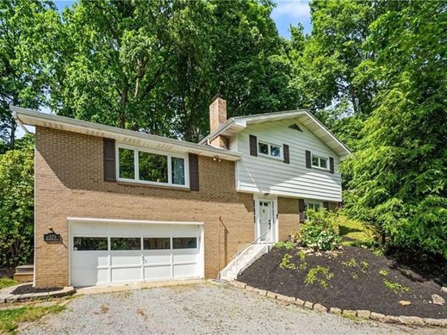House for sale in Bakerstown, Pennsylvania