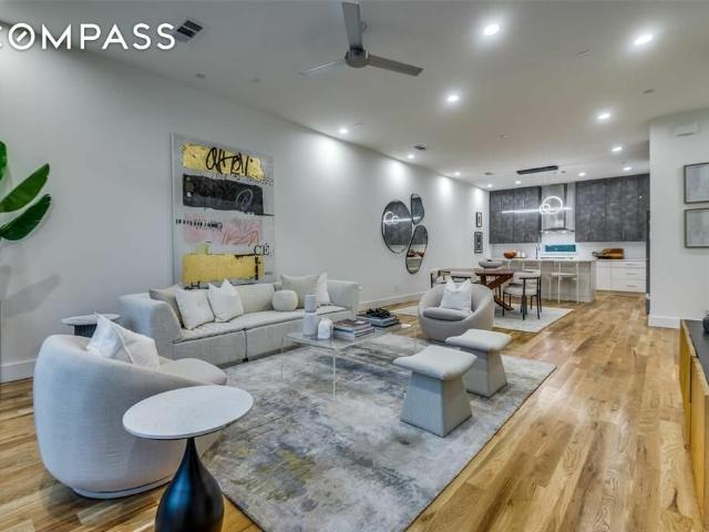 Townhouse for sale in Addison