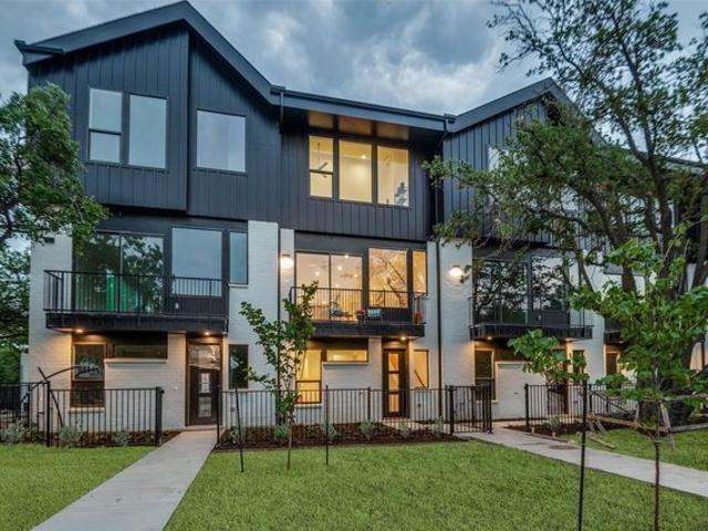 Townhouse for sale in Addison, Texas