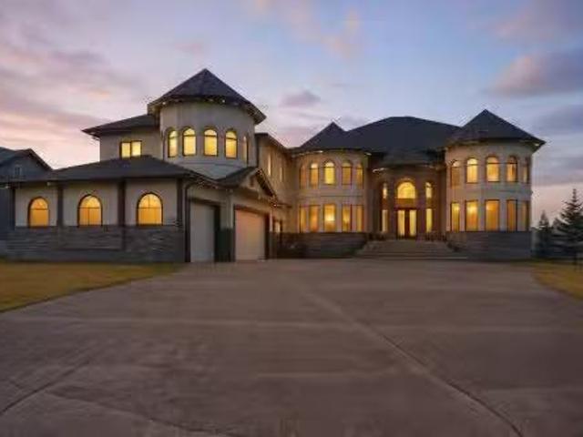 House for sale in Alberta