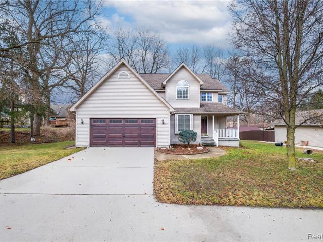 House for sale in Fenton, Michigan
