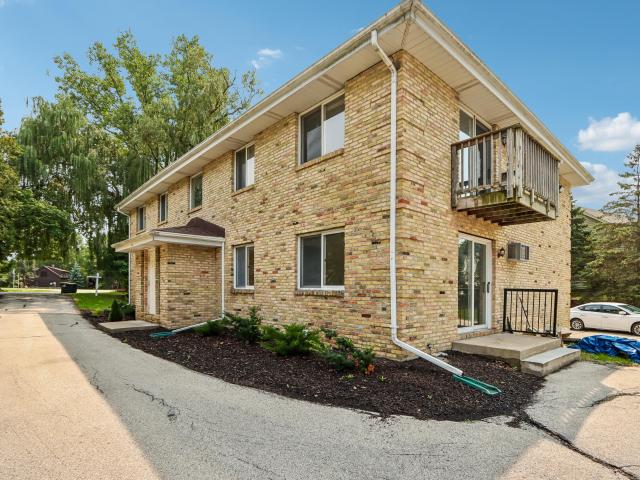 Condo for sale in Waukesha, Wisconsin