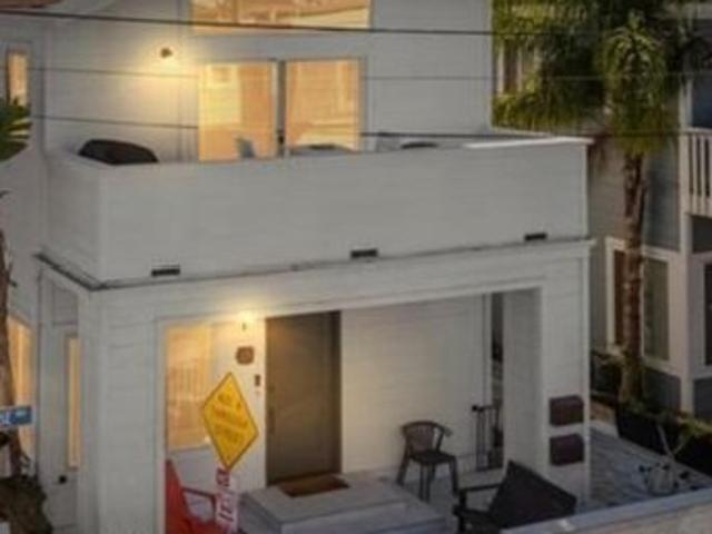 House for sale in Corona Del Mar, California