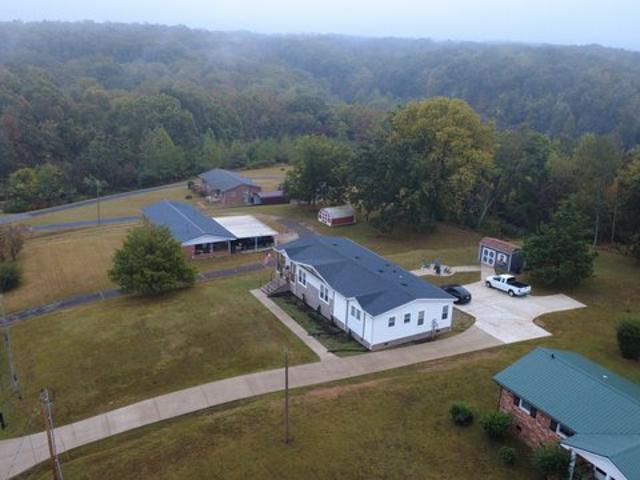 House for sale in Twomey, Centerville