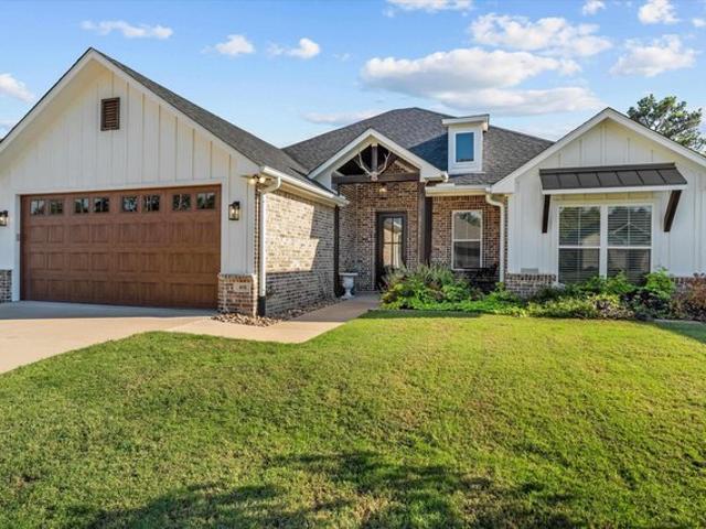 House for sale in Chandler, Henderson County