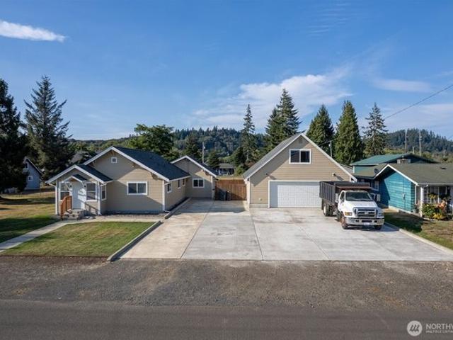 House for sale in Aberdeen, Washington