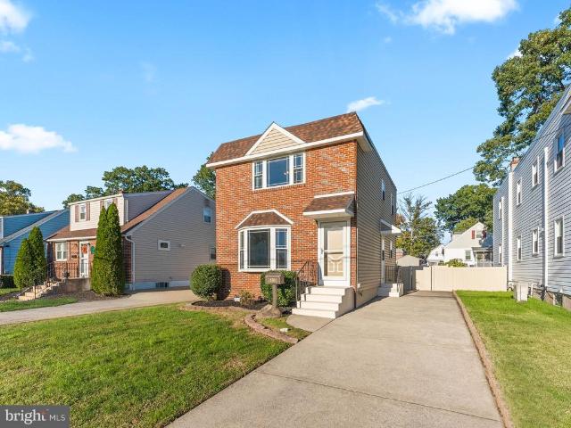 House for sale in Folsom, Ridley Township