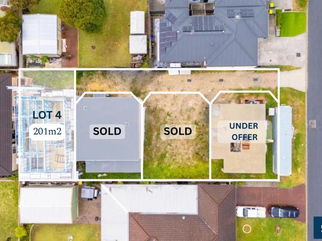 House for sale in Queens Park, Western Australia