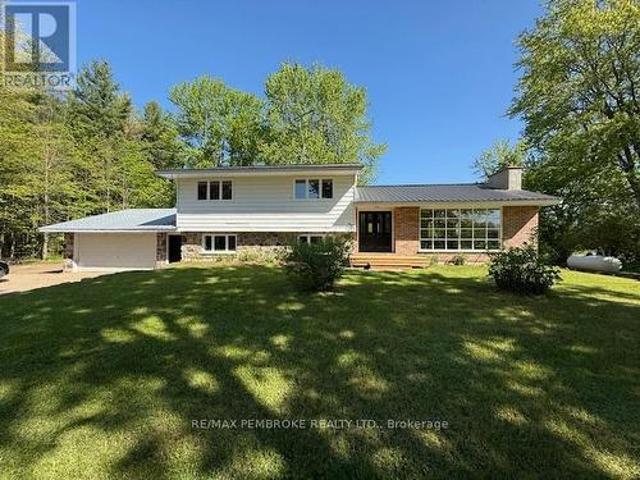 House for sale in Renfrew, Ontario