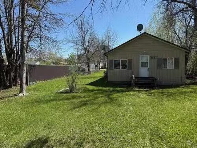 House for sale in Winnipeg Beach, Manitoba