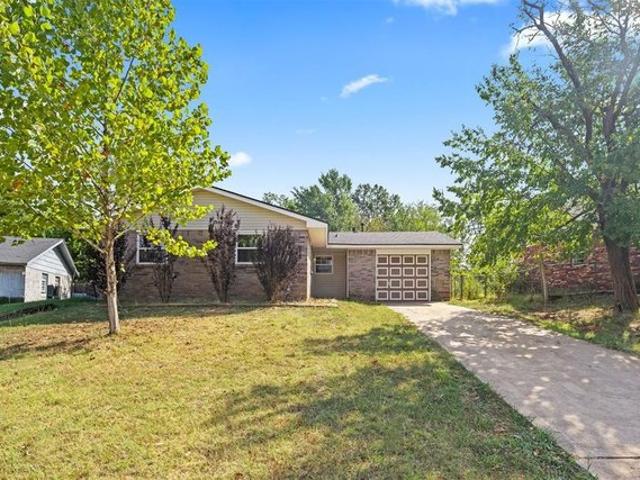 House for sale in McLoud, Pottawatomie County