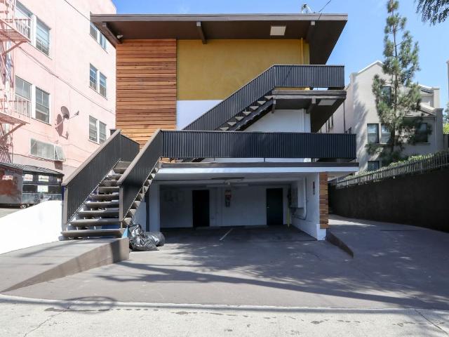Apartment for rent in Canoga Park, California