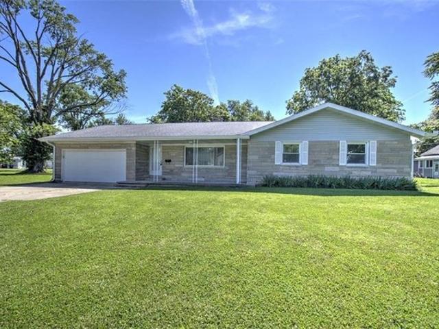 House for sale in Saint Elmo, Illinois