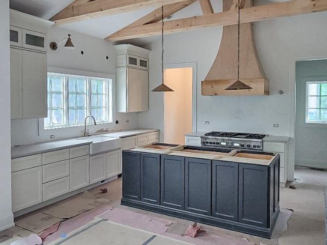 House for sale in Lake Forest