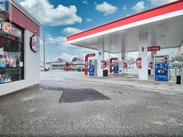 Commercial for rent in Chatham, Southwestern Ontario