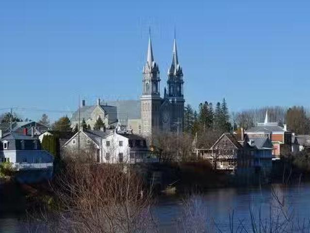House for sale in Saint-casimir, Quebec