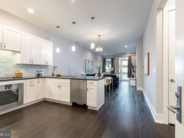 Condo for sale in Philadelphia, Pennsylvania
