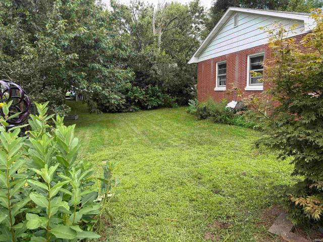 House for sale in Farmland, Indiana