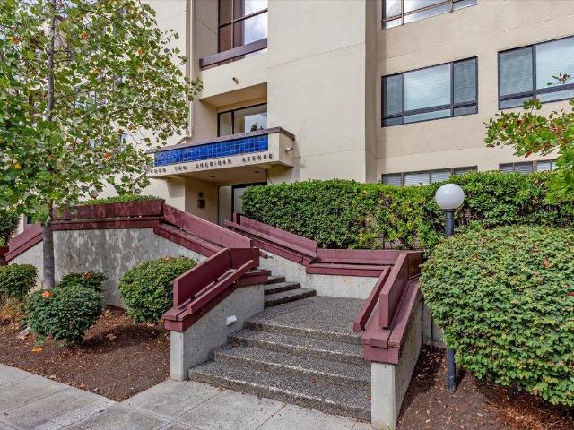 Condo for sale in Palo Alto, California