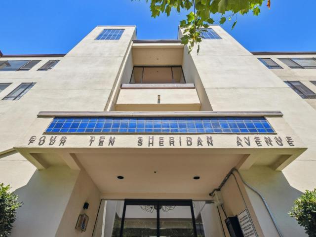 Condo for sale in Palo Alto, California