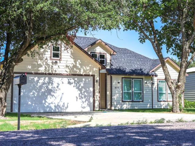 House for sale in Southmayd, Texas