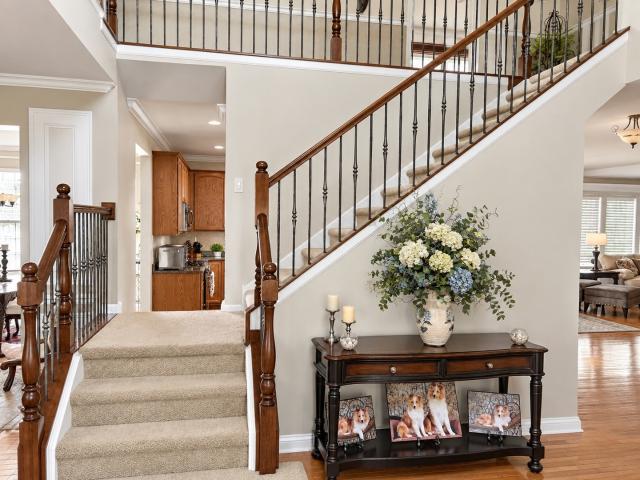 House for sale in Thornwood, South Elgin