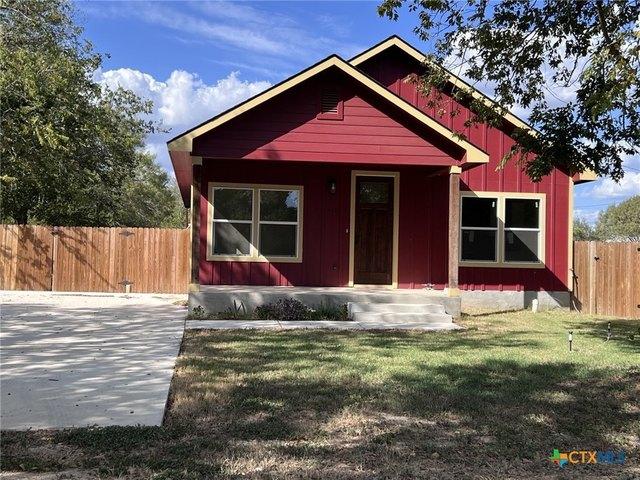 House for sale in Luling, Texas