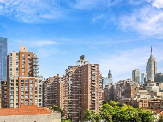 Property for sale in Manhattan Community Board 4, New York
