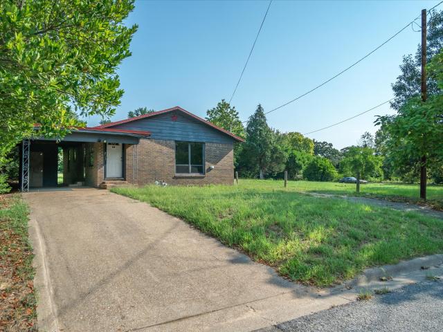 House for sale in Henderson, Texas