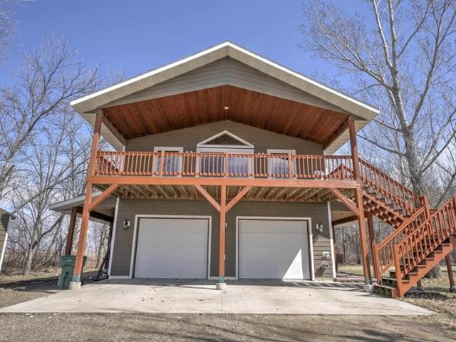 House for sale in Garrison, North Dakota