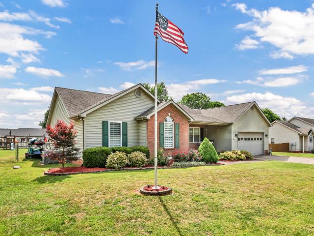 House for sale in Trenton, Kentucky