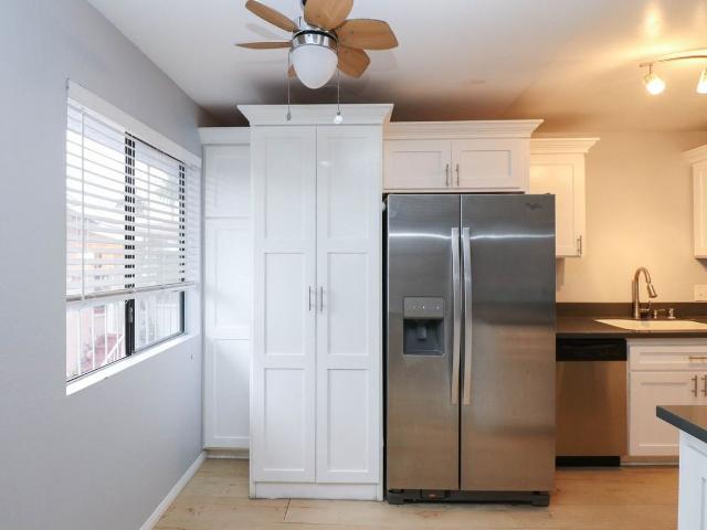 Apartment for rent in Long Beach, California