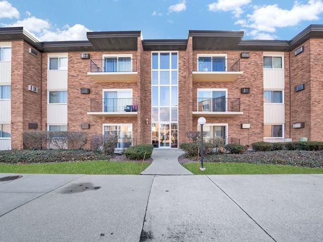 Condo for sale in Oak Lawn, Illinois