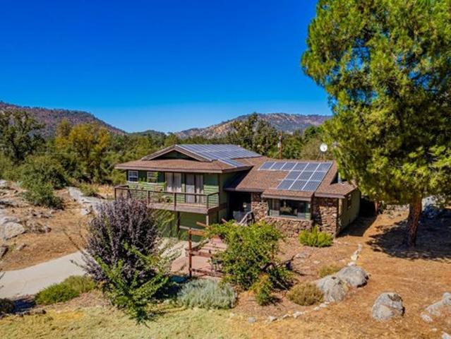 House for sale in Oakhurst, California