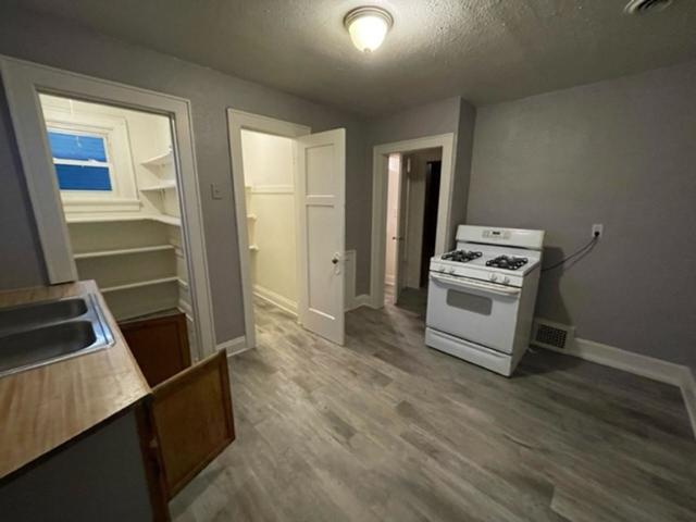 Apartment for rent in Grover Heights, Milwaukee