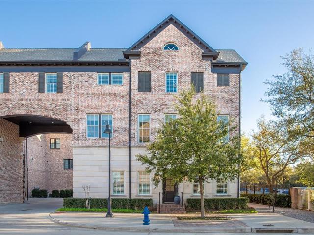 Townhouse for sale in Addison, Texas