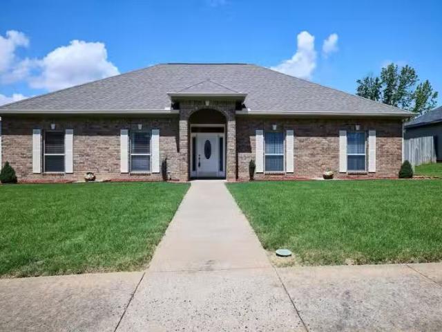 House for rent in Benton