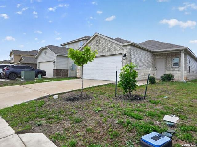 House for sale in Saint Hedwig, Texas