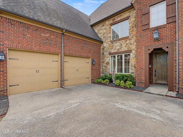 House for sale in Nesbit, Mississippi